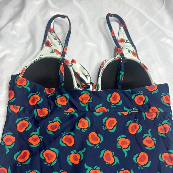 Summersalt | Poppy Jetsetter One Piece Swimsuit - Picture 5 of 5